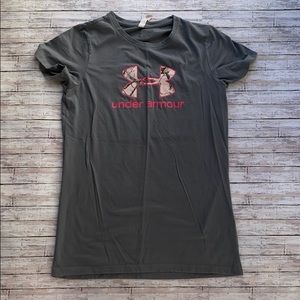 Women’s Under Armour camo/pink t-shirt MEDIUM